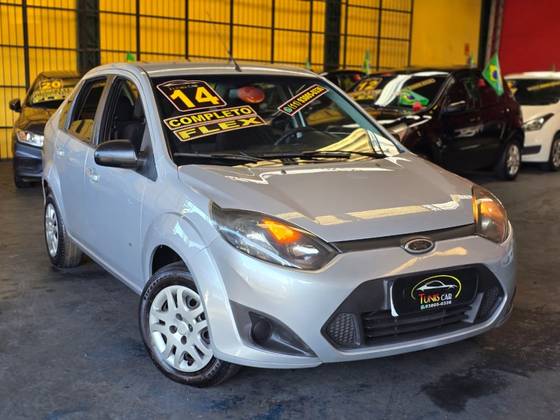 FORD FIESTA 1.0 ROCAM SE PLUS SEDAN 8V FLEX 4P MANUAL FORD FIESTA 1.0 ROCAM SE PLUS SEDAN 8V FLEX 4P MANUAL
